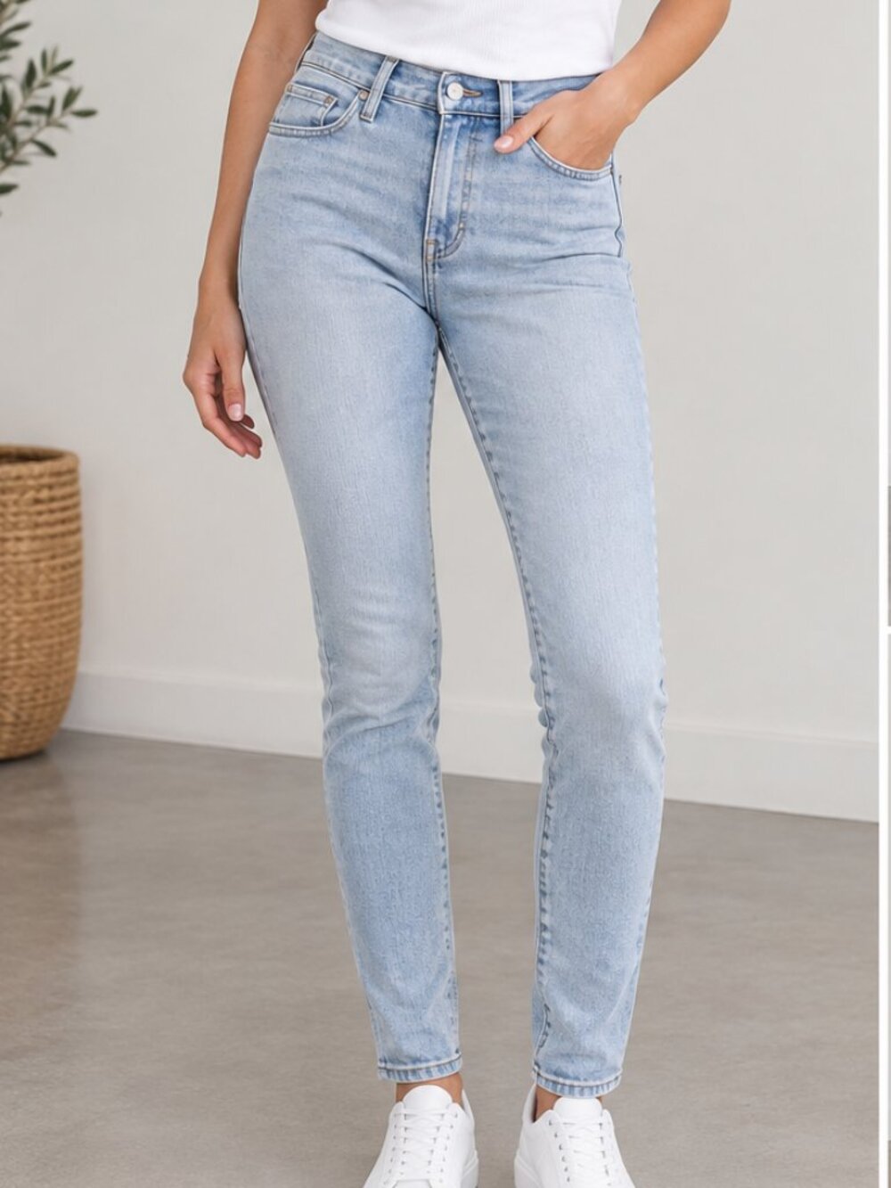 Levi’s 711 Skinny Jeans Women’s Size 26 W26 L32 Light Wash Denim